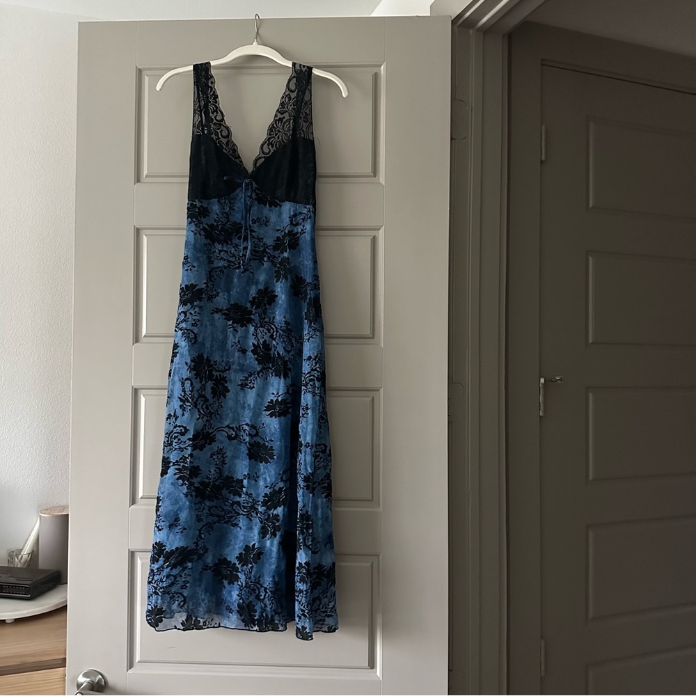 Chic Blue and Black Dress